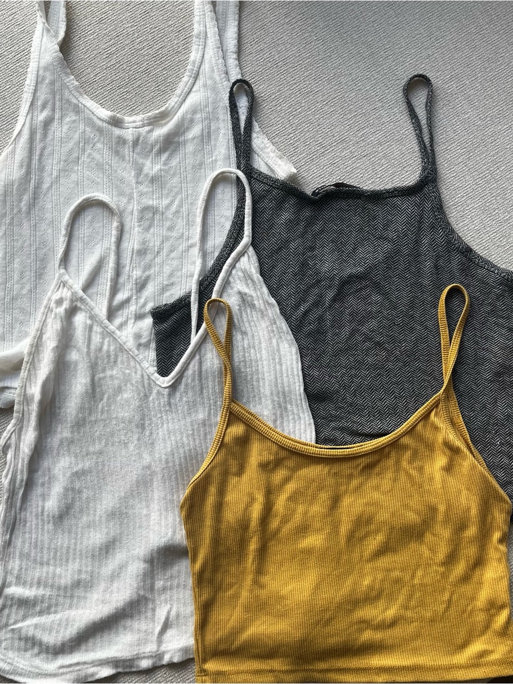 17 Brandy Melville Bundle (Shirts, Shorts, Dress + Stickers) - Picture 7 of 10
